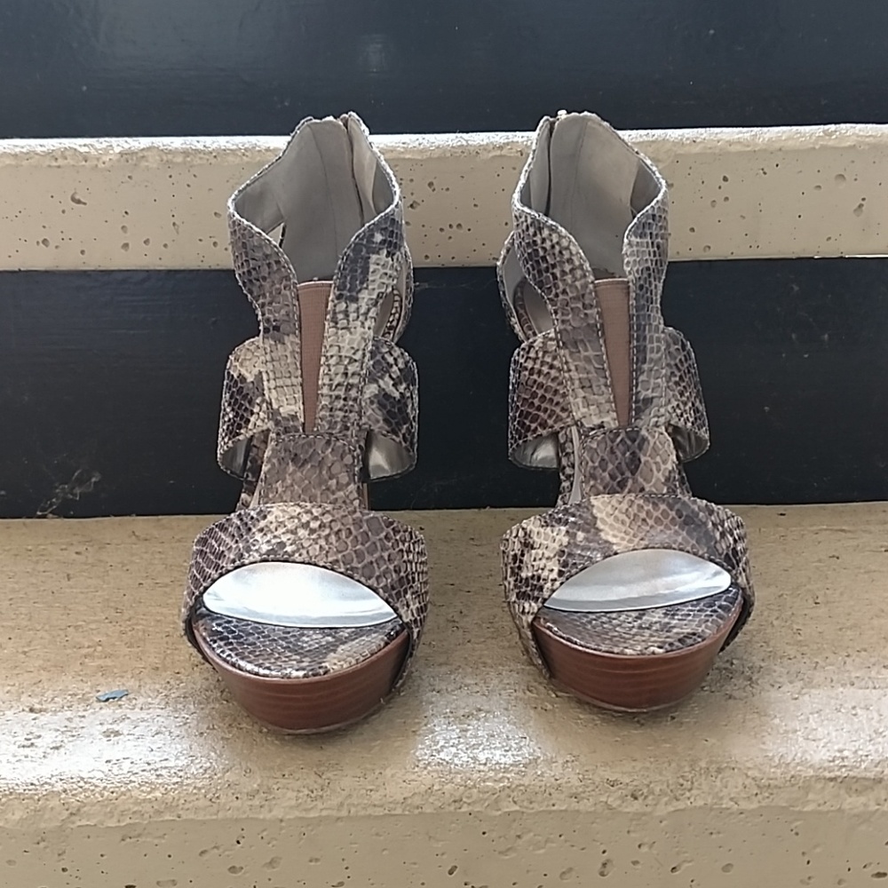 Shoes - Picture 3 of 6